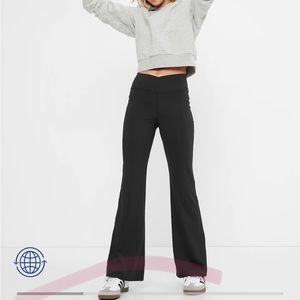 GapFit Teen Recycled Crossover Flare Leggings Black 14/16 NWT!